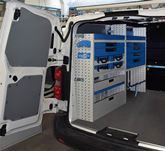 2_Jumpy с метални чекмеджета, капаци за арката на калниците и система за подсигуряване на куфарчета с инструменти Ultra